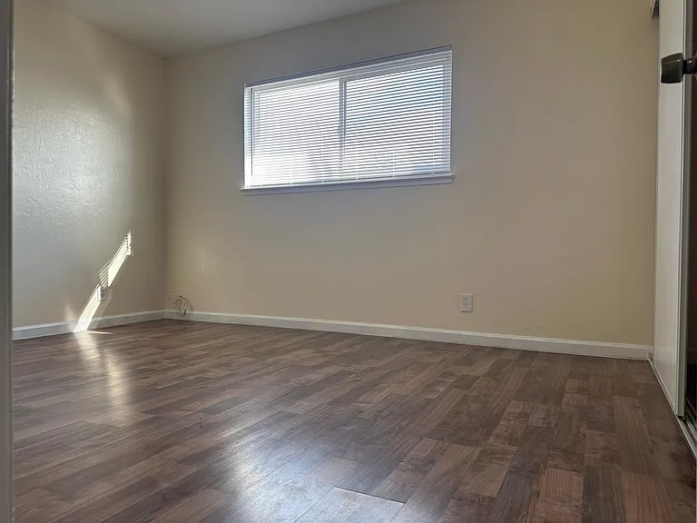 26485 Gading Rd #3 — Photo 10
