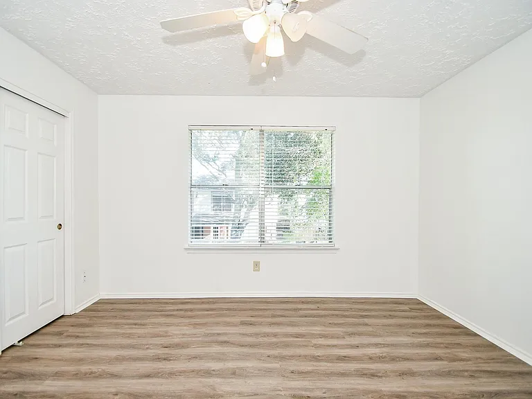 12311 Grove Meadow Dr — Photo 21