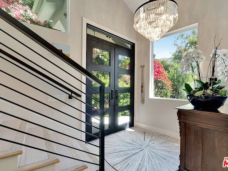 3859 Rambla Pacifico — Photo 6