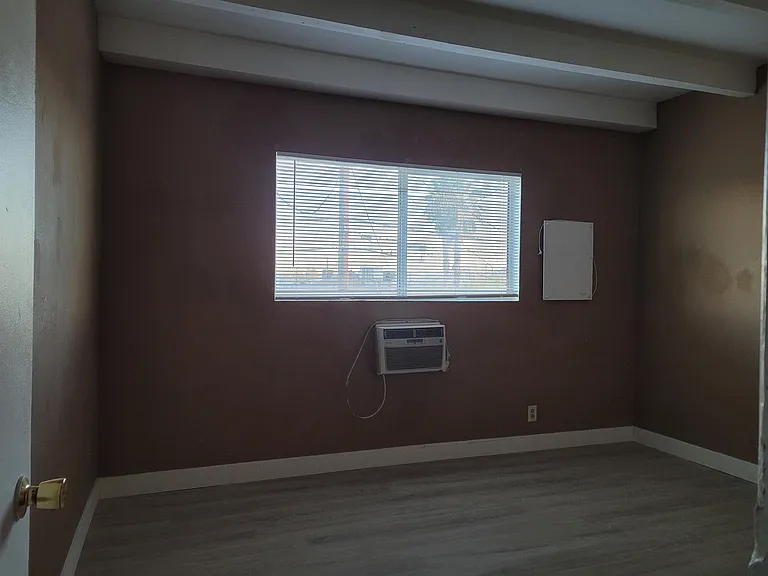411 S 11th St #10 — Photo 11