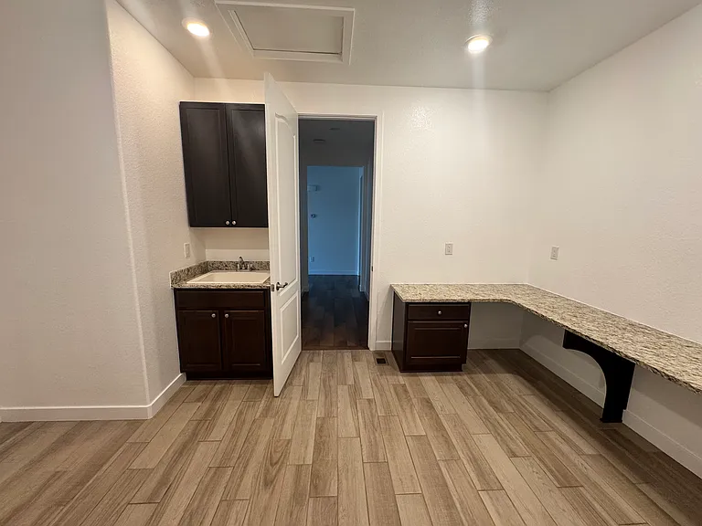 8803 S Winnipeg Ct — Photo 7