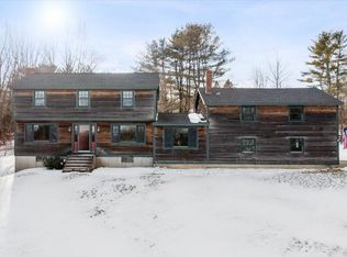 15 Lakeshore Dr, Winthrop, ME 04364