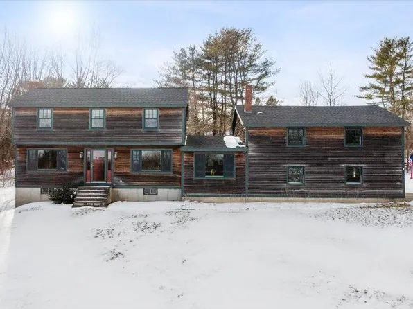 15 Lakeshore Drive, Winthrop, ME 04364