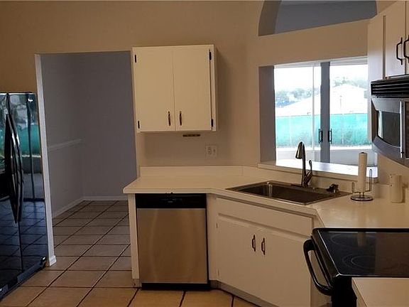 5th image of 4627 Hazelgrove Dr