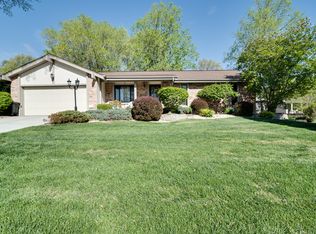 27 Dauphine Dr, Lake Saint Louis, MO 63367