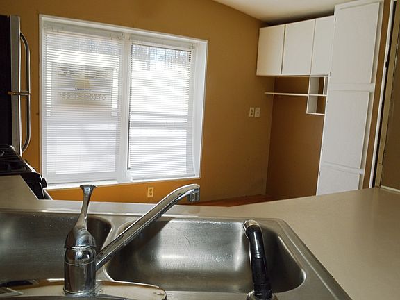 3rd image of 11160 Armstrong Dr S