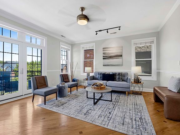 2nd image of 2637 W Belmont Ave Unit 3