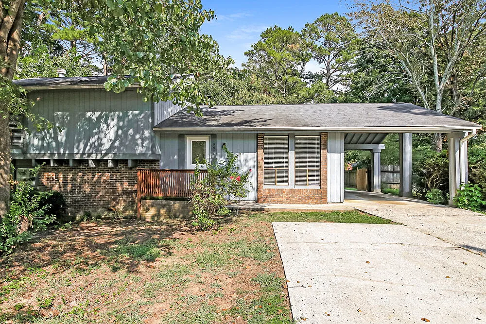 4 bed, 2.0 bath, 2008 sqft, $2,005 — Photo 1