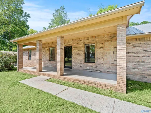 288 Cardessa Ln, Grant, AL 35747