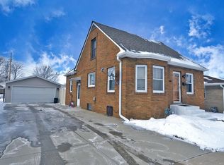 303 21st Ave, Naplate, IL 61350