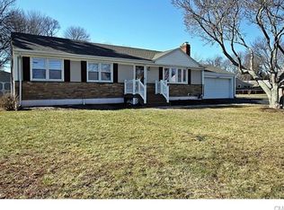125 Okenuck Trl, Stratford, CT 06614