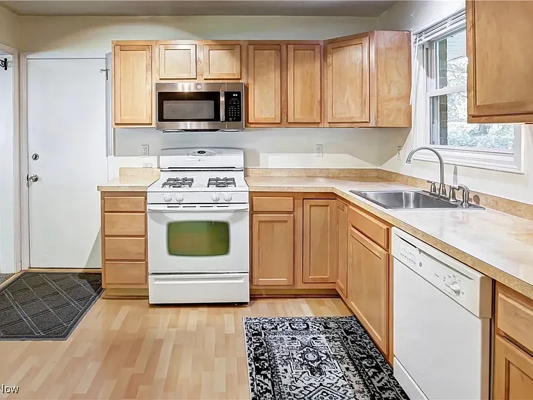 7660 Holly Dr — Photo 7