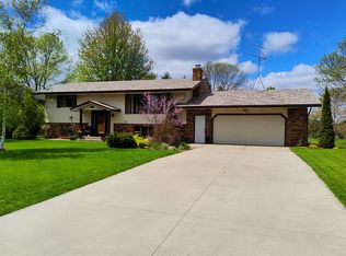 1717 Hazelwood Cir, Saint Cloud, MN 56303