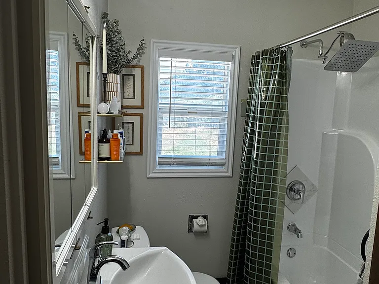 410 N Oakley St — Photo 7