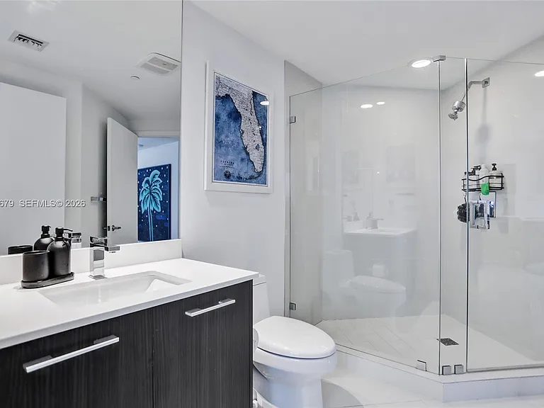 45 SW 9th St #2001 — Photo 17