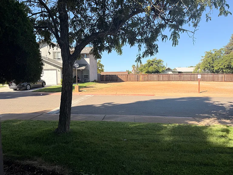 135 Brookridge Dr — Photo 8