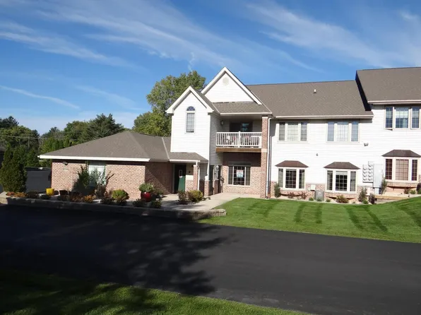 803 Cheyenne AVENUE #A, Grafton, WI 53024