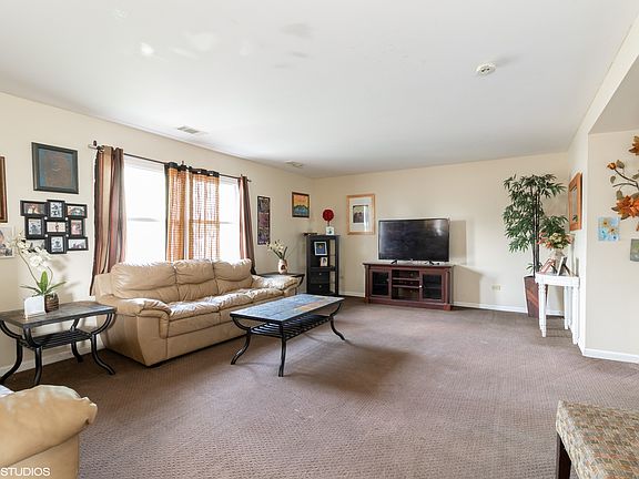 4th image of 6907 Riley Dr