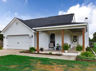 102 Ed Milner Ln, New Market, AL 35761