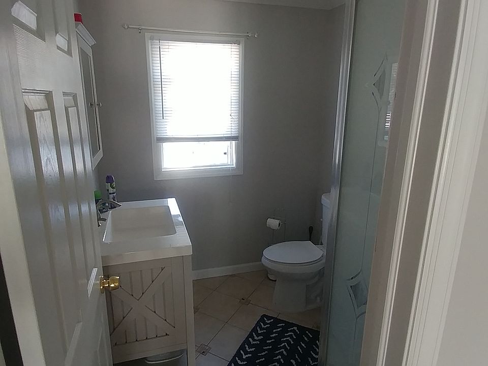 1st image of 18 Anchorage Dr
