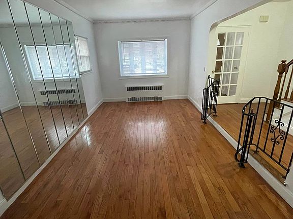 5th image of 5937 Parsons Blvd