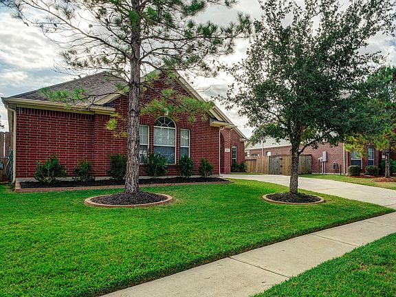 2nd image of 2803 Marble Brook Ln