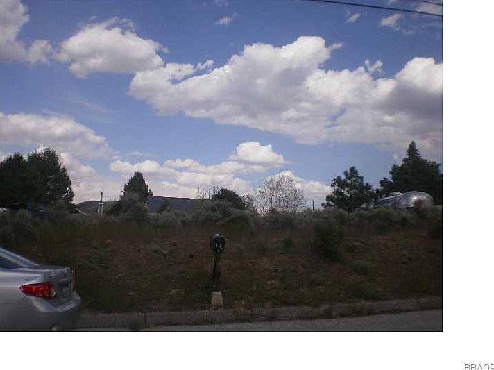 2nd image of 1145 Valley View Dr