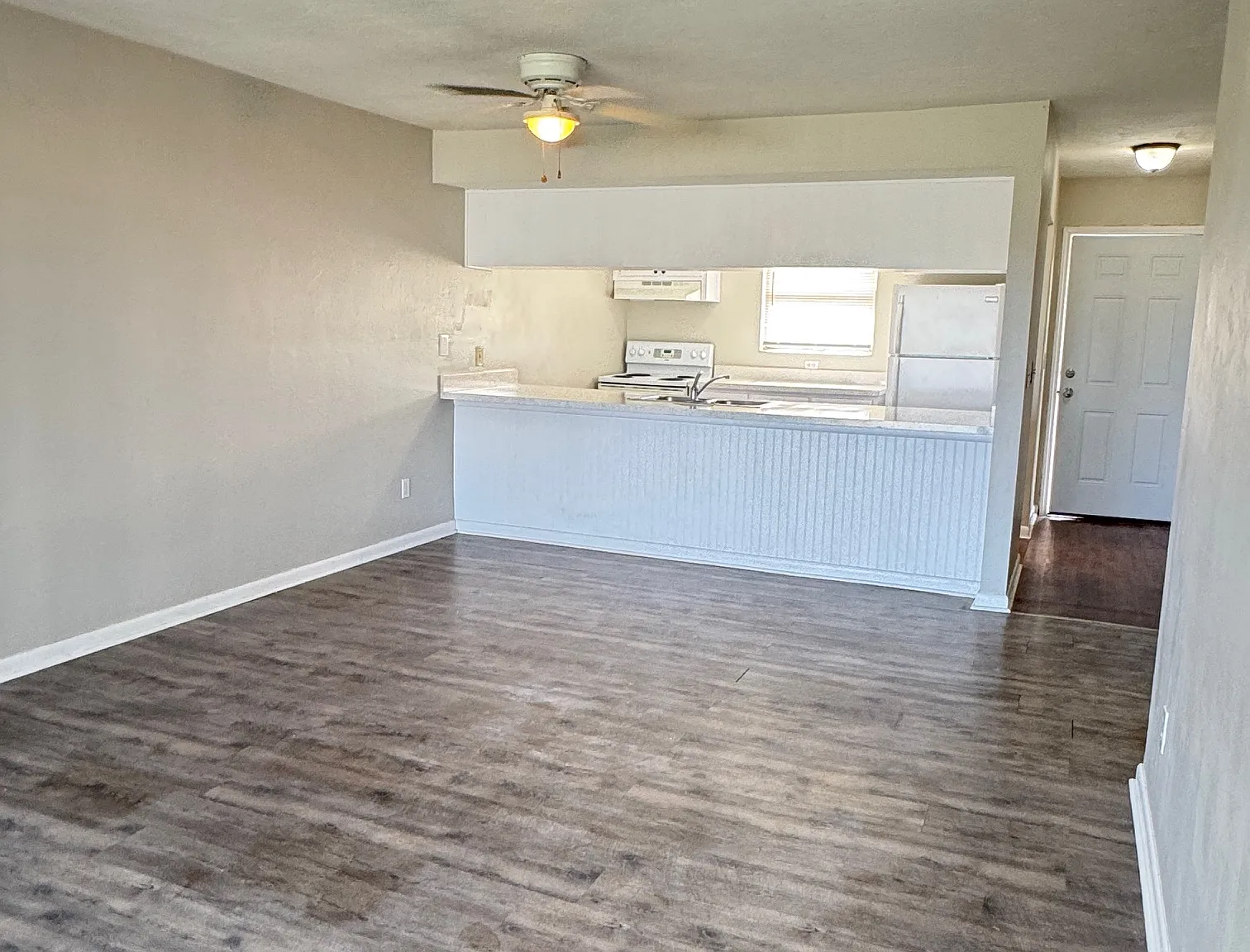 2826 SE Santa Barbara Pl - 203 — Photo 1