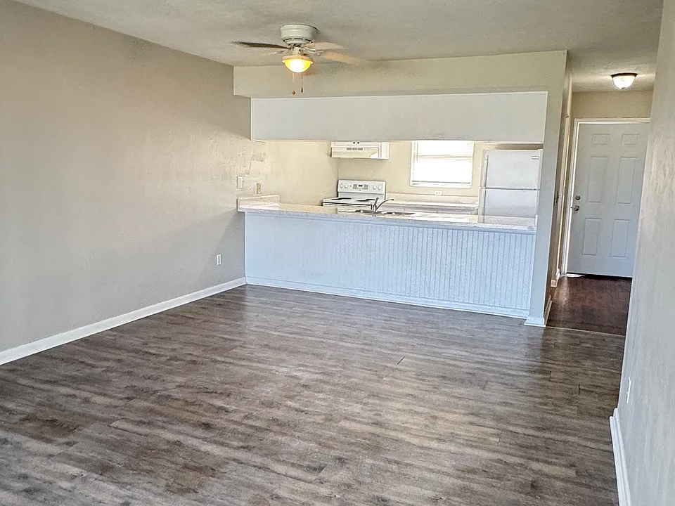 2826 SE Santa Barbara Pl #203