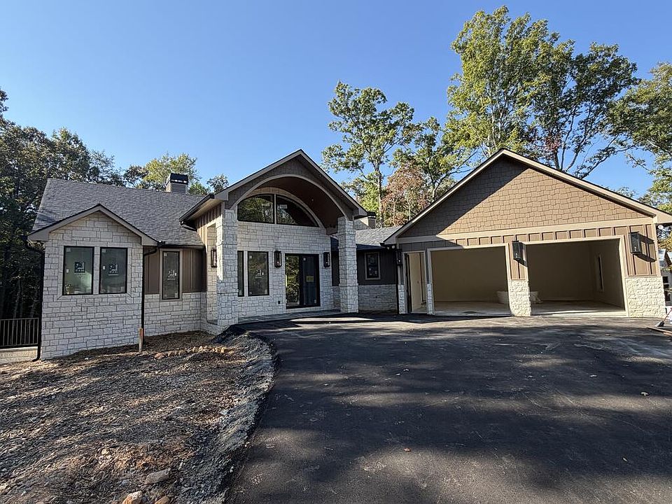 1st image of 256 Fairview Dr