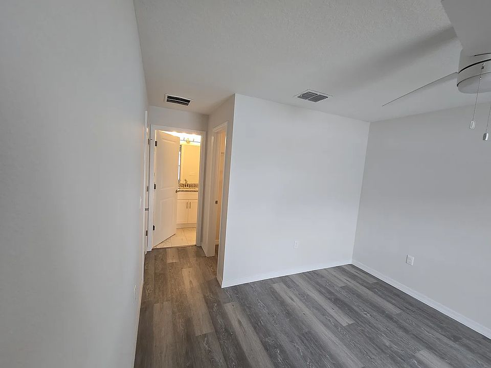 Master bedroom with en-suite bath and walk-in closet.
