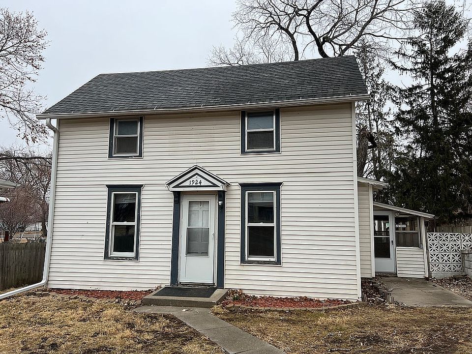 1st image of 1924 N 28th St