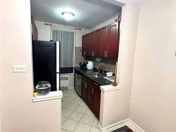 2331 Ocean Avenue image 8 of 14