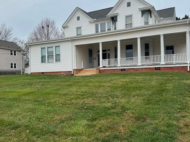 409 N Main St #6 — Photo 1