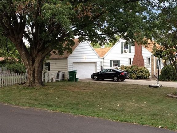 3rd image of 1455 Beaverton Dr