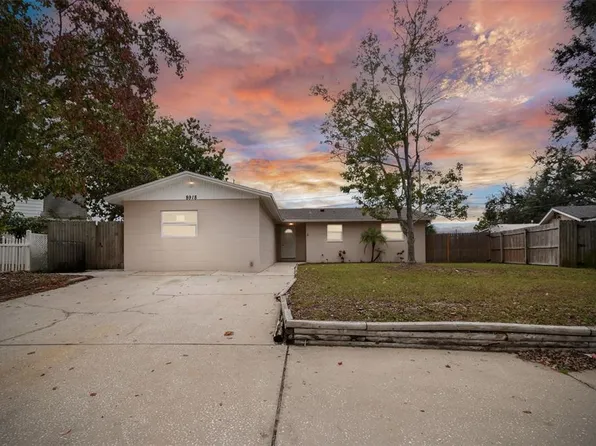 8918 Fairweather Dr, Largo, FL 33773