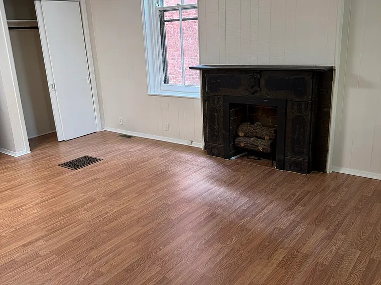 631 Overton St #1 — Photo 4