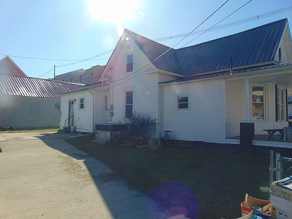 3rd image of 224 2nd St