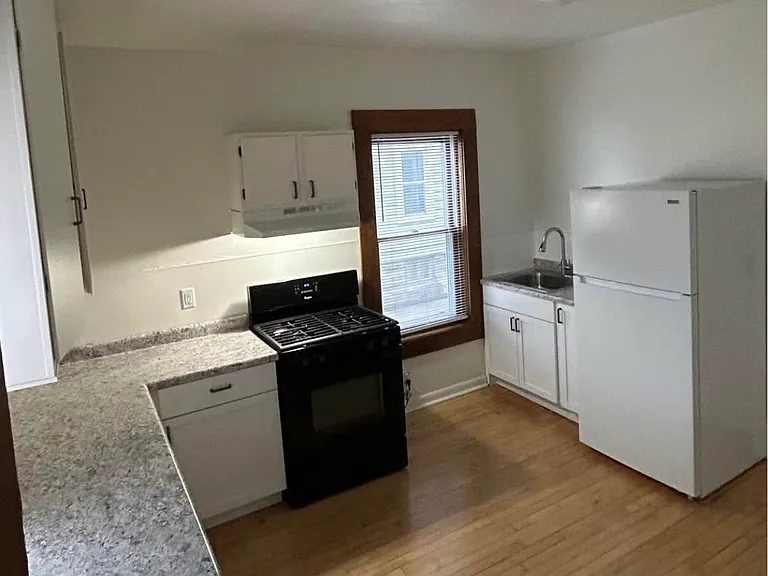 1431 Ohio St — Photo 2