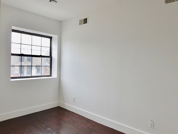 4th image of 42 Troutman St #9