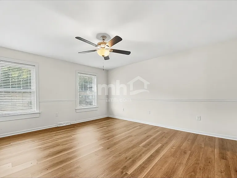 2113 Lynwood Pl — Photo 9