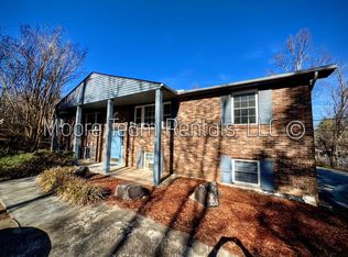 4 Lexington Ln APT 4, Hendersonville, NC 28792