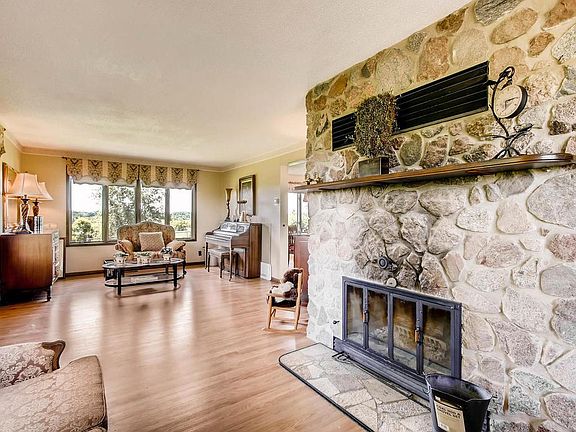 2nd image of 27290 Vergus Ave