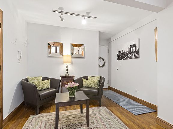 4th image of 60 9th Ave #428