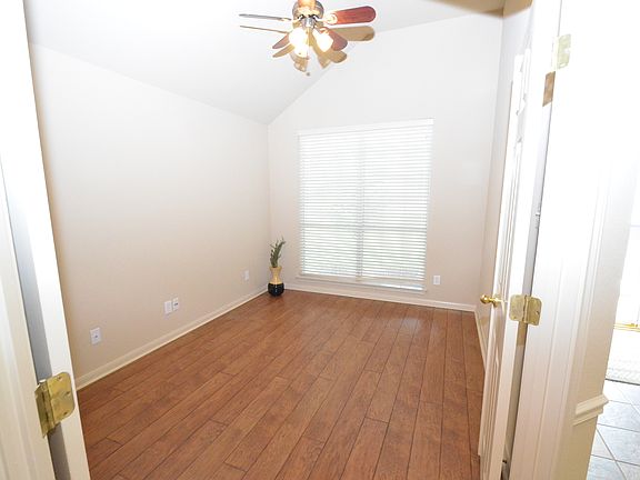 4th image of 2520 Jane Addams Dr