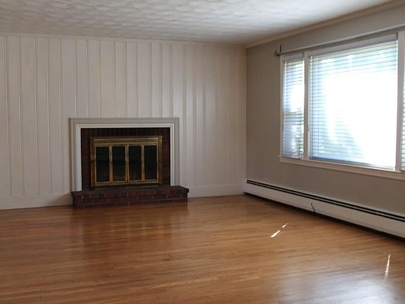4th image of 365 Franklin St