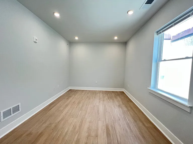 4140 W Girard Ave — Photo 31