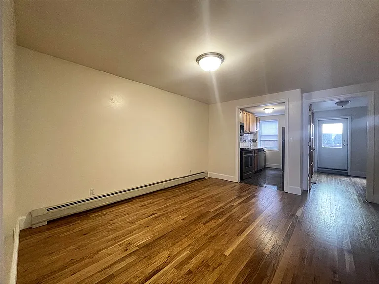 206 Christopher Columbus Dr #1B — Photo 3