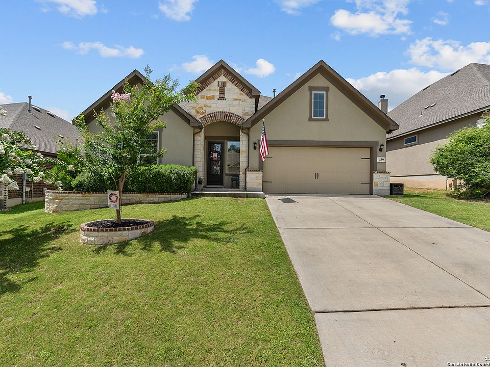 1st image of 439 WHISTLERS WAY