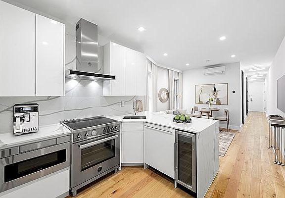 3rd image of 1440 Pacific St #3